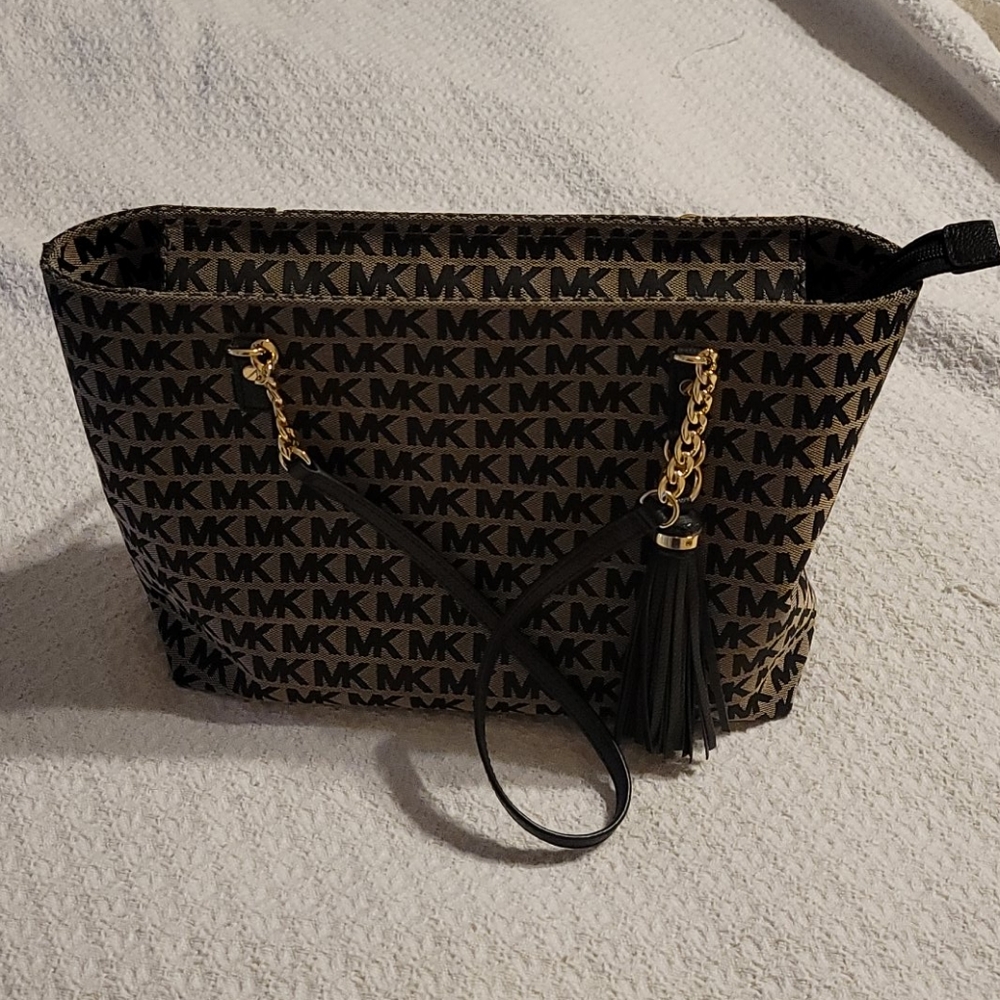 Michael Kors Signature Tote